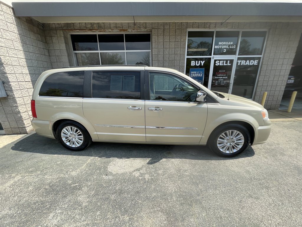 2012 Chrysler Town & Country Touring-L